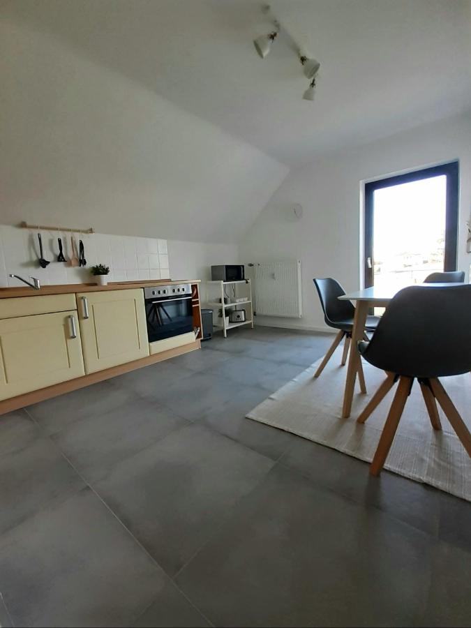 Eifelstern-Schoene Ferienwohnung Mit Balkon Kalenborn-Scheuern Eksteriør billede